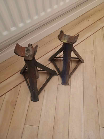 Photo of free 1Pair of axle stands for car/van repairs (Temple Street OX4) #1