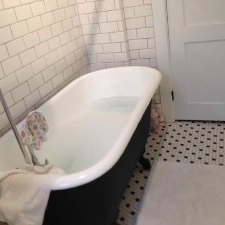 Photo of free cast iron claw foot tub (Upper Beach) #2