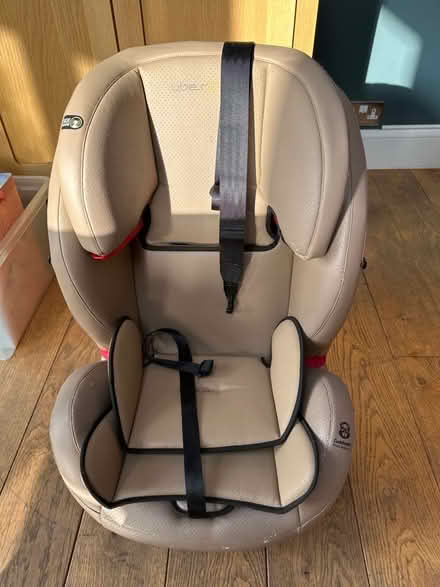 Photo of free Isofix child’s car seat (Camberley GU15) #2