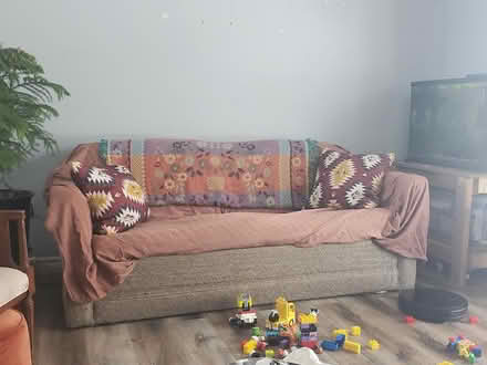 Photo of free Pull out couch (North end lindsay) #2
