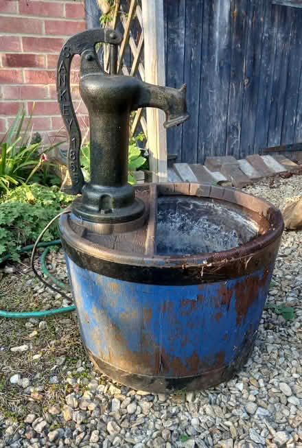 Photo of free electric garden pump water feature (Stroud GL5) #1