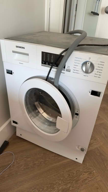 Photo of free Siemens washer dryer (E14 Narrow street) #1