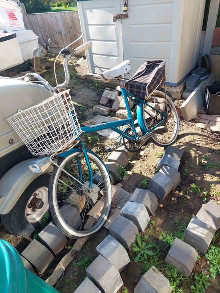 Photo of free Rayleigh shopper 1970s (Laindon) #1