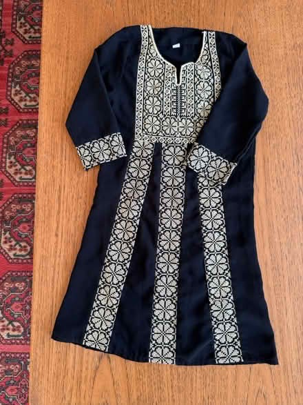 Photo of free Beautiful girls abaya 2yr (Five Mile Drive OX2) #1