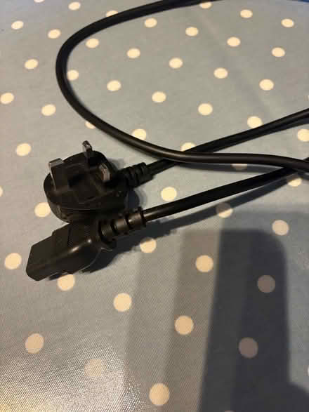 Photo of free Working monitor with cables, for computer work 60hz (Bradford on Avon BA15) #3