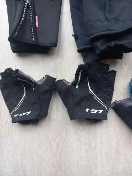Photo of free Cycling Gloves (EN7 Cheshunt) #1