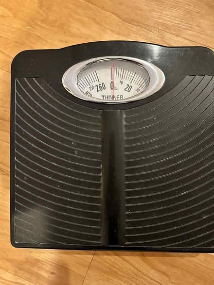 Photo of free bathroom scale (Arlington Center) #1