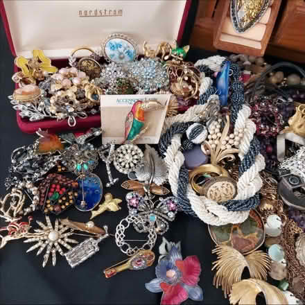 Photo of Bulk jewelry (Hershey) #2