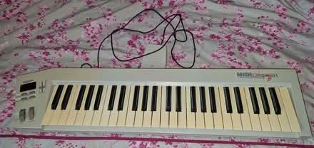 Photo of free Midi Controller (Addiscombe CR0) #1