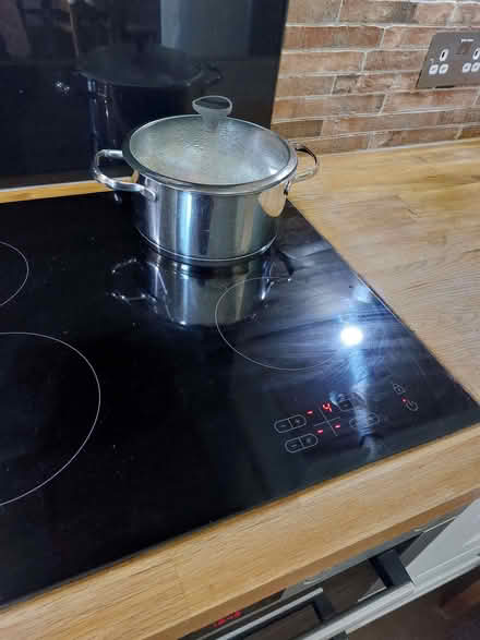 Photo of free Built in Electric Ceramic hob x 3 zones (New Malden KT3) #3