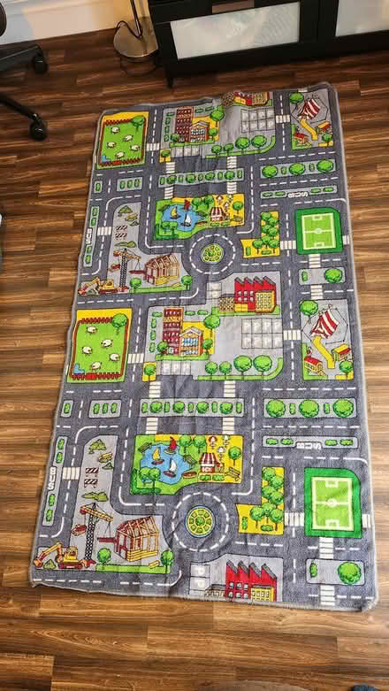 Photo of free Kids road map rug - worn (Np19 4fs) #1