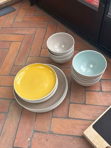 Photo of free Plates and bowls (Muswell Hill N10) #2