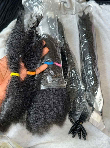 Photo of free Set of Afro Kinky extension (Levenshulme M19) #2