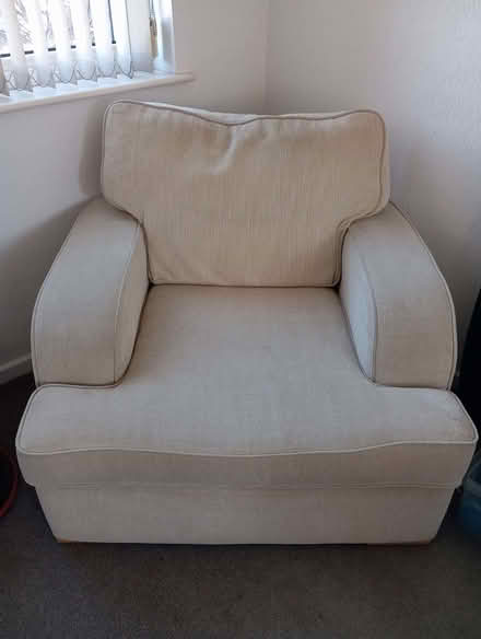 Photo of free Cream single sofa chair (Pallet Hill CA11) #1