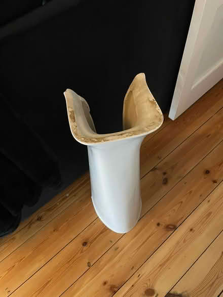 Photo of free Ceramic sink pedestal (Horley RH6) #2