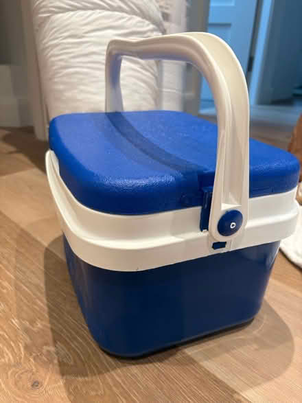 Photo of free Cooling box (Kensington W8) #2