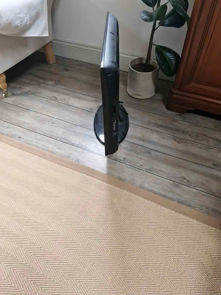 Photo of free Large Samsung lcd tv (WR5) #4