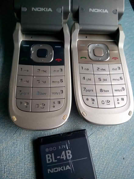 Photo of free Pair of old nokia 2760 flip phones (Broadsone BH18) #3
