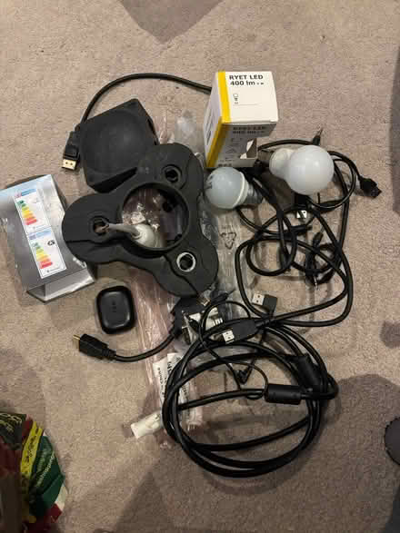 Photo of free PC Bits and bobs (Mitcham CR4) #1