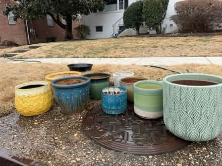 Photo of free Ceramic pots for plants (Silver Spring (off of E.Wayne)) #2