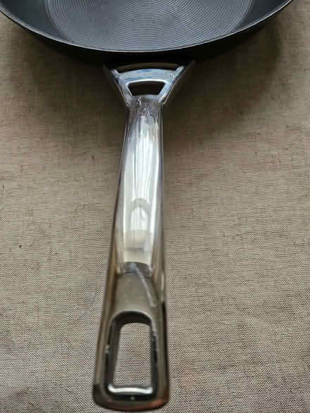 Photo of free 30cm Circulon Frying pan - (Henbury BS10) #2