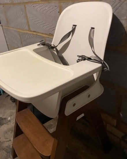 Photo of free High chair (BR6) #3