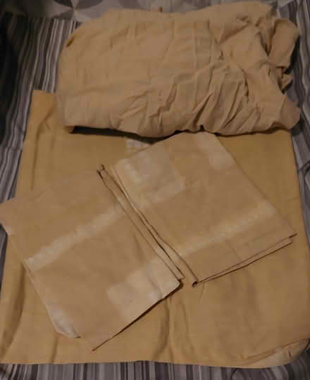 Photo of free Cream DOUBLE DUVET SET & SHEET (bramley LS13) #1