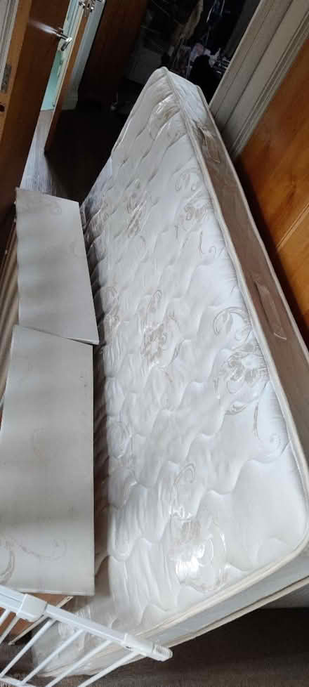 Photo of free Divan 190x120 and mattress (Welwyn AL6) #2