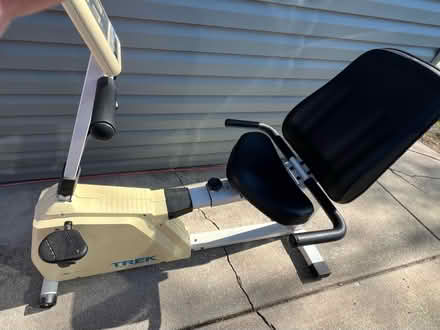 Photo of free Trek Vision R2000 Recumbent Bike (Lombard) #2