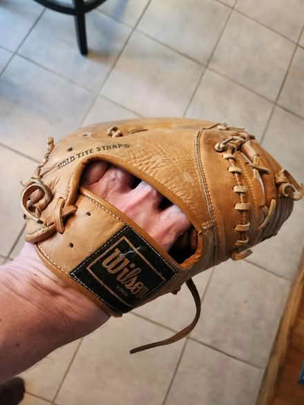 Photo of free First Baseman's Glove (Rockville) #1