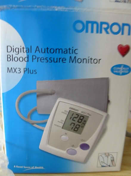 Photo of free Omron blood pressure monitor - working - no instructions (Kempsey WR5) #2