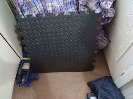 Photo of free 11 interlocking pieces rubber mat (Skidby HU16) #1