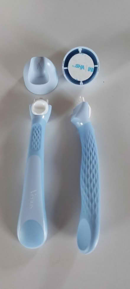 Photo of free Venus Razor Handles (North St. Paul) #1