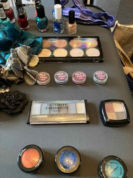 Photo of free Make up and nail polish (HG1) #3