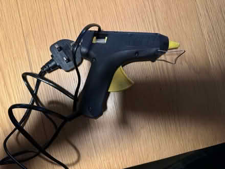 Photo of free Glue gun (BR1) #1
