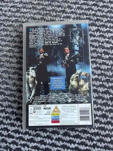 Photo of free Men in Black video (Comberton DY10) #2