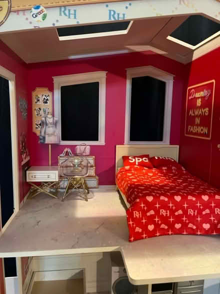 Photo of free Rainbow High Dolls House (SM1) #2