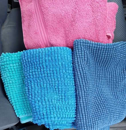 Photo of free 3 colourful bathmats & 1 pink towel (St Albans Jersey Farm AL4) #1