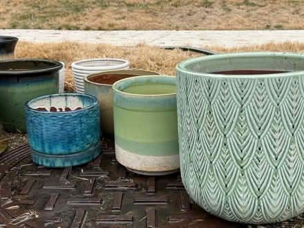 Photo of free Ceramic pots for plants (Silver Spring (off of E.Wayne)) #1