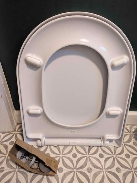 Photo of free Toilet seat (brand new) (Leytonstone) #1