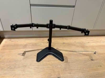 Photo of free VonHaus dual monitor stand (Nuffield RG9) #1