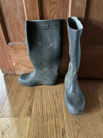 Photo of free Size 37 black wellington boots (OX4 near Donnington Bridge) #1