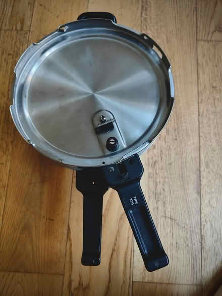 Photo of free Tefal Pressure Cooker For Parts (White City, W12) #2