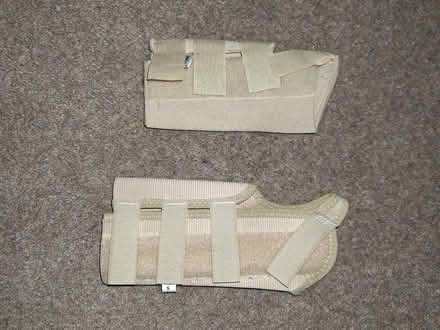 Photo of free Wrist braces (Waterside HP5) #1