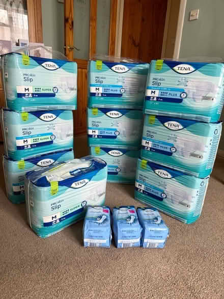 Photo of free incontinence pads (worcester park KT4) #1