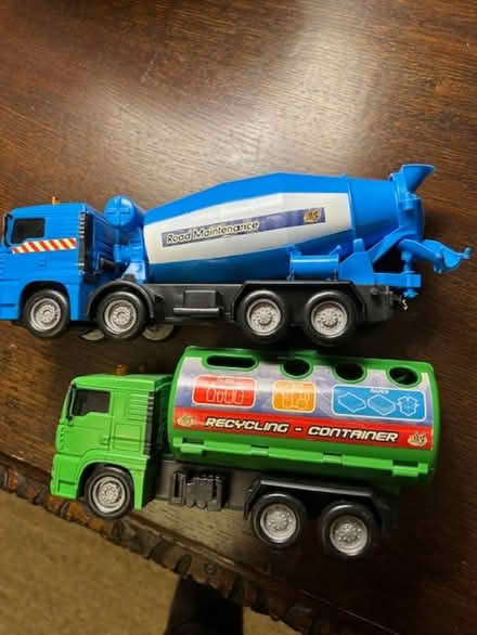 Photo of free 2 toy lorries (Bridge of Allan FK9) #1