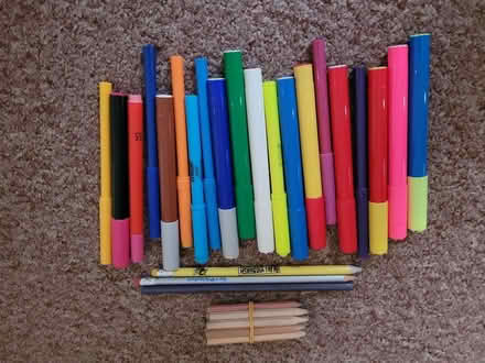 Photo of free Various colouring pens and pencils (Shenley Fields B29) #1