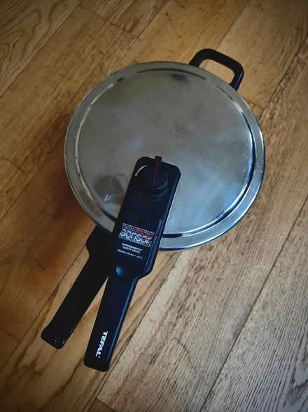 Photo of free Tefal Pressure Cooker For Parts (White City, W12) #1