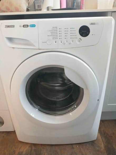 Photo of free Washing Machine 10Kg working but (Tuddenham Road, IP4) #1