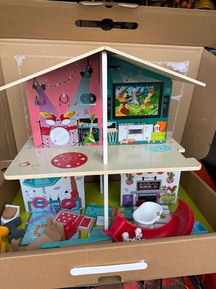 Photo of free Play/ doll house (red hook 12571) #1